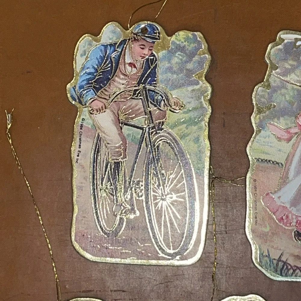 Vintage‎ Die-cut Victorian Gold Rimmed Christmas Ornaments | Daily Summer Life